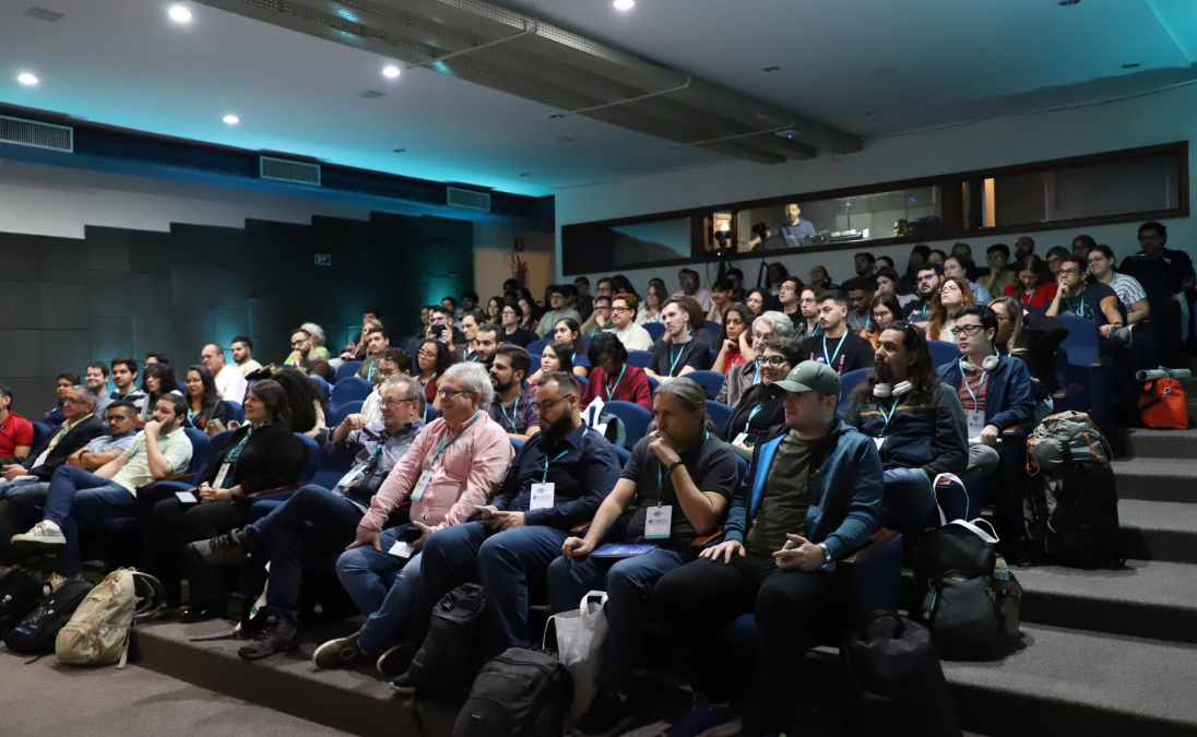 EMMSB participants and lecturers at a past edition